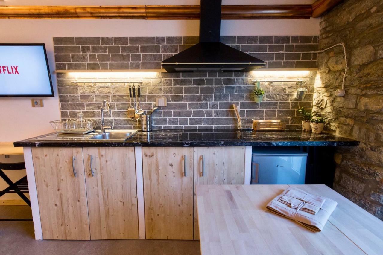Rock & Wood - Apartment & Room Специя Экстерьер фото