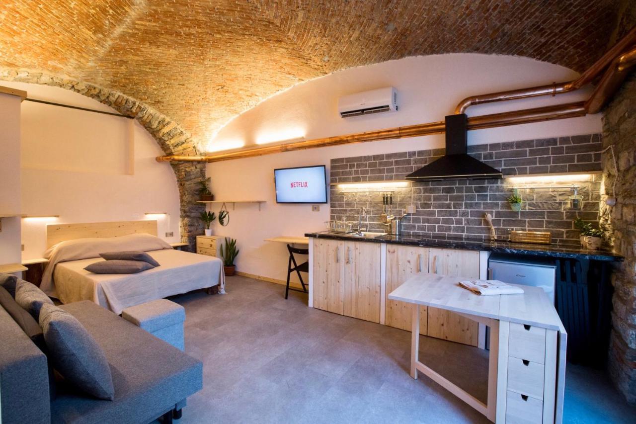 Rock & Wood - Apartment & Room Специя Экстерьер фото
